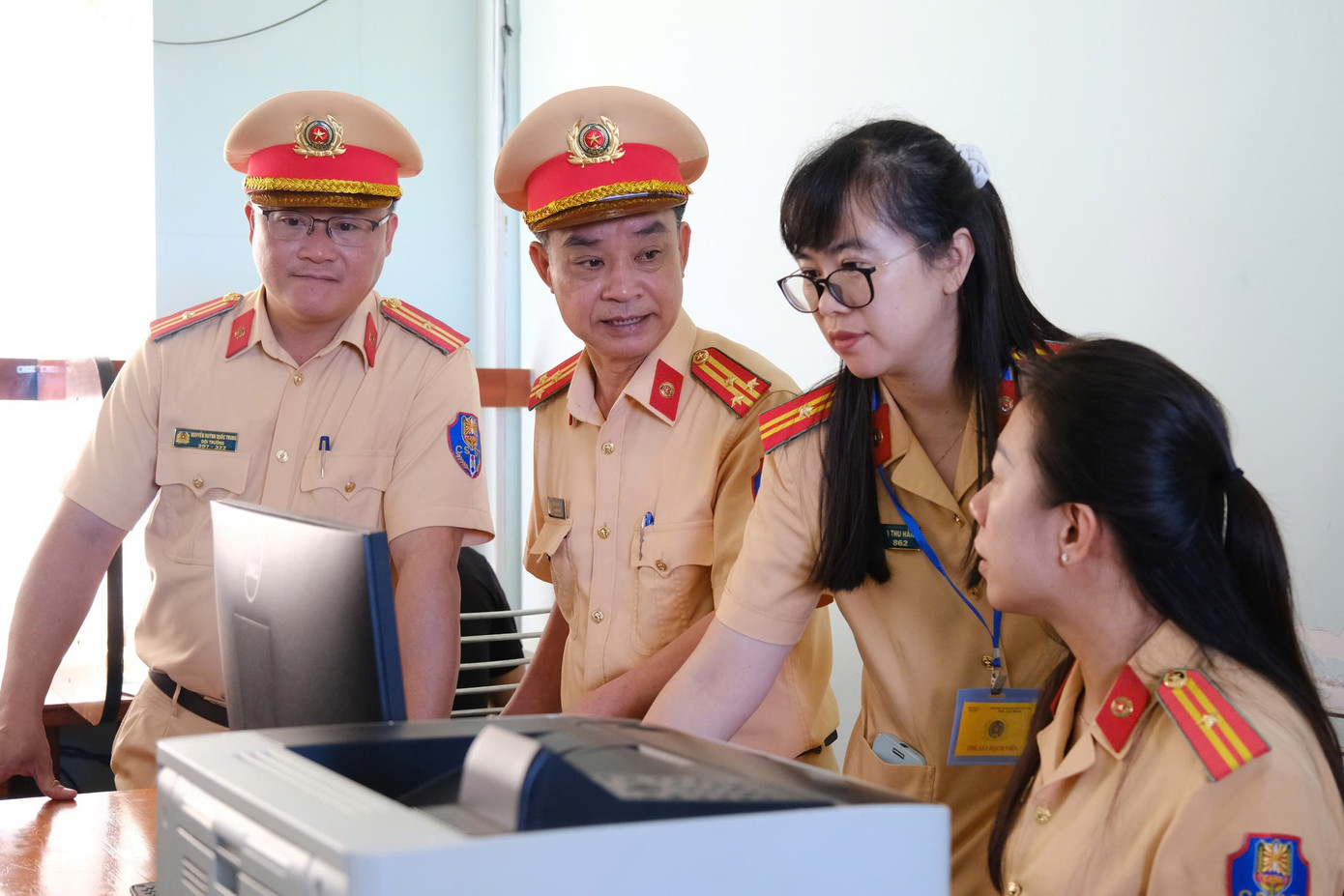 Lực lượng Cảnh sát giao thông sẽ được bố trí theo đề xuất phương án cụ thể. Lực lượng Cảnh sát giao thông sẽ được bố trí theo đề xuất phương án cụ thể.