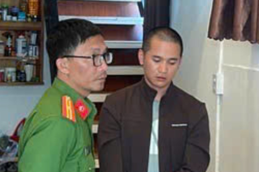 Bị can Nguyễn Đắt Vũ bị bắt tại nhà. Bị can Nguyễn Đắt Vũ bị bắt tại nhà.