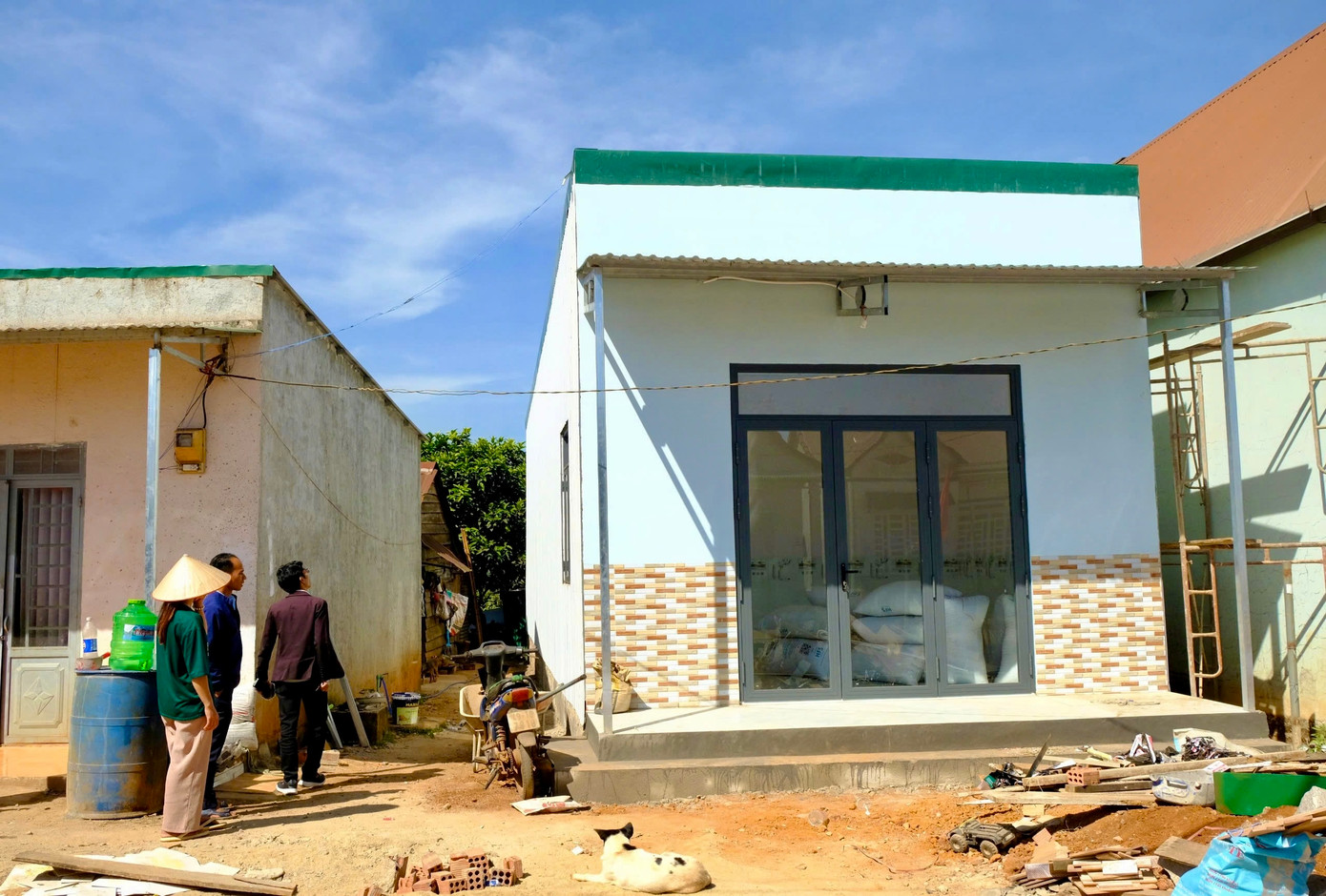 Hàng chục căn nhà mới được xây dựng từ Chương trình “xóa nhà tạm, nhà dột nát” trên địa bàn huyện Di Linh.