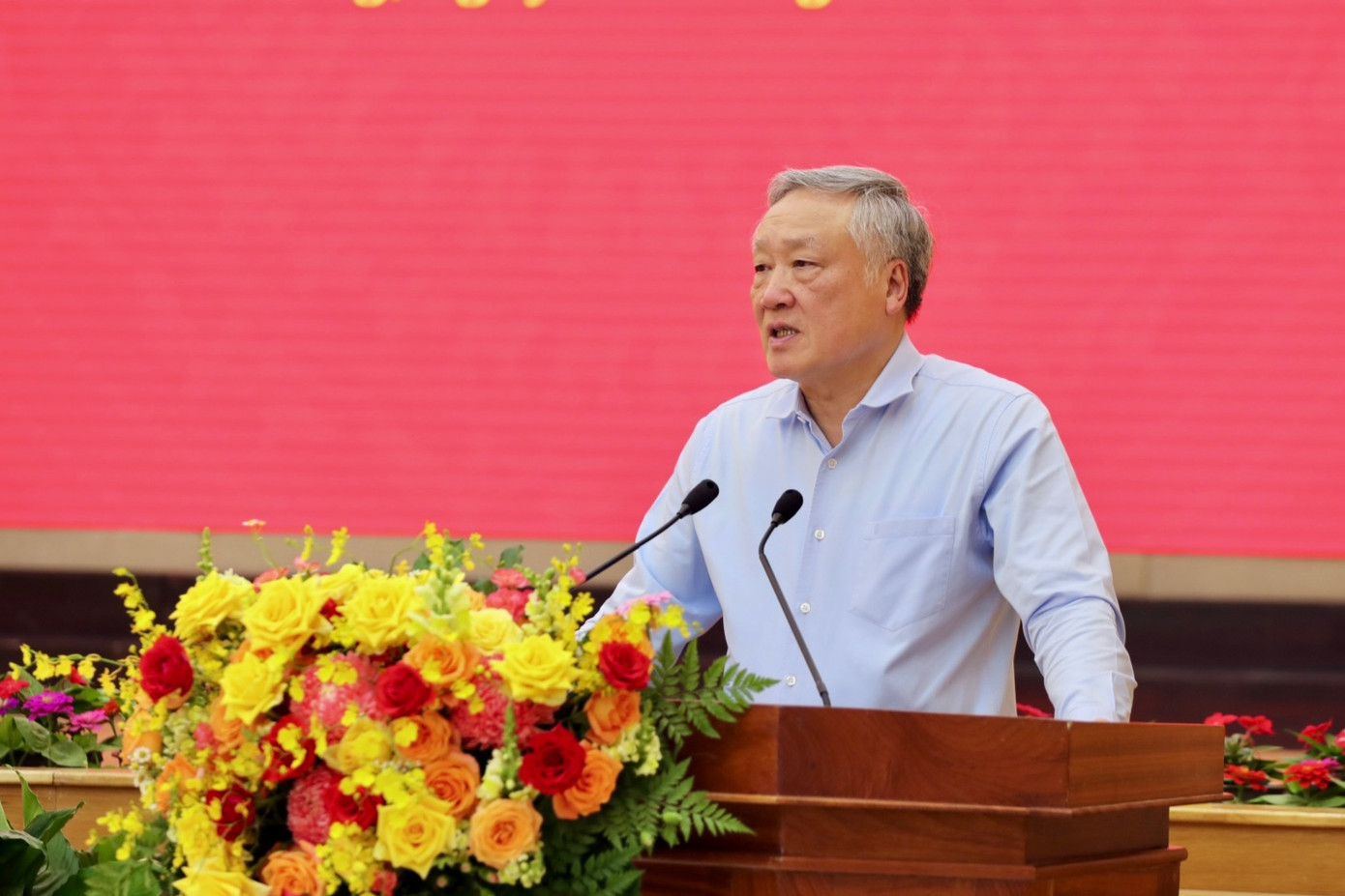 Phó Thủ tướng Thường trực Chính phủ Nguyễn Hoà Bình phát biểu kết luận buổi làm việc. Phó Thủ tướng Thường trực Chính phủ Nguyễn Hoà Bình phát biểu kết luận buổi làm việc.