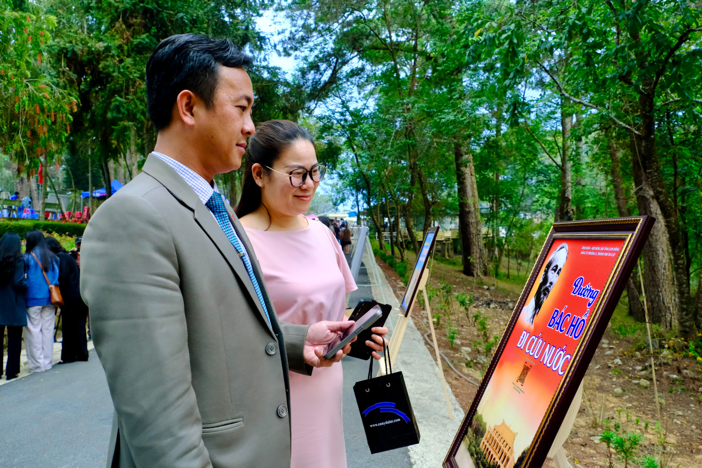 Công trình không gian diễn ra nhiều nội dung như: Không gian sách, số hoá, âm nhạc; con đường nghệ thuật; không gian trải nghiệm sản phẩm địa phương,…