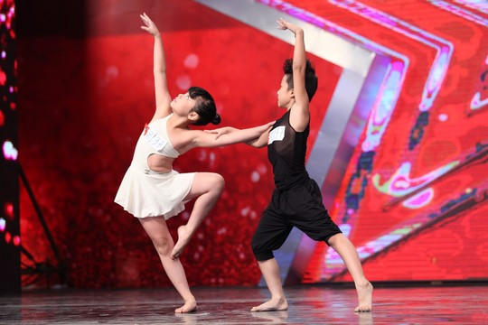 Cậu bé 8 tuổi hóa “Thị Mầu” đầy ấn tượng ảnh 4