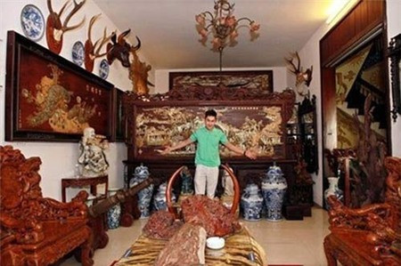 Ca sỹ Tùng Lâm khoe sự giàu sang của mình, nhưng tất cả đều là đi mượn