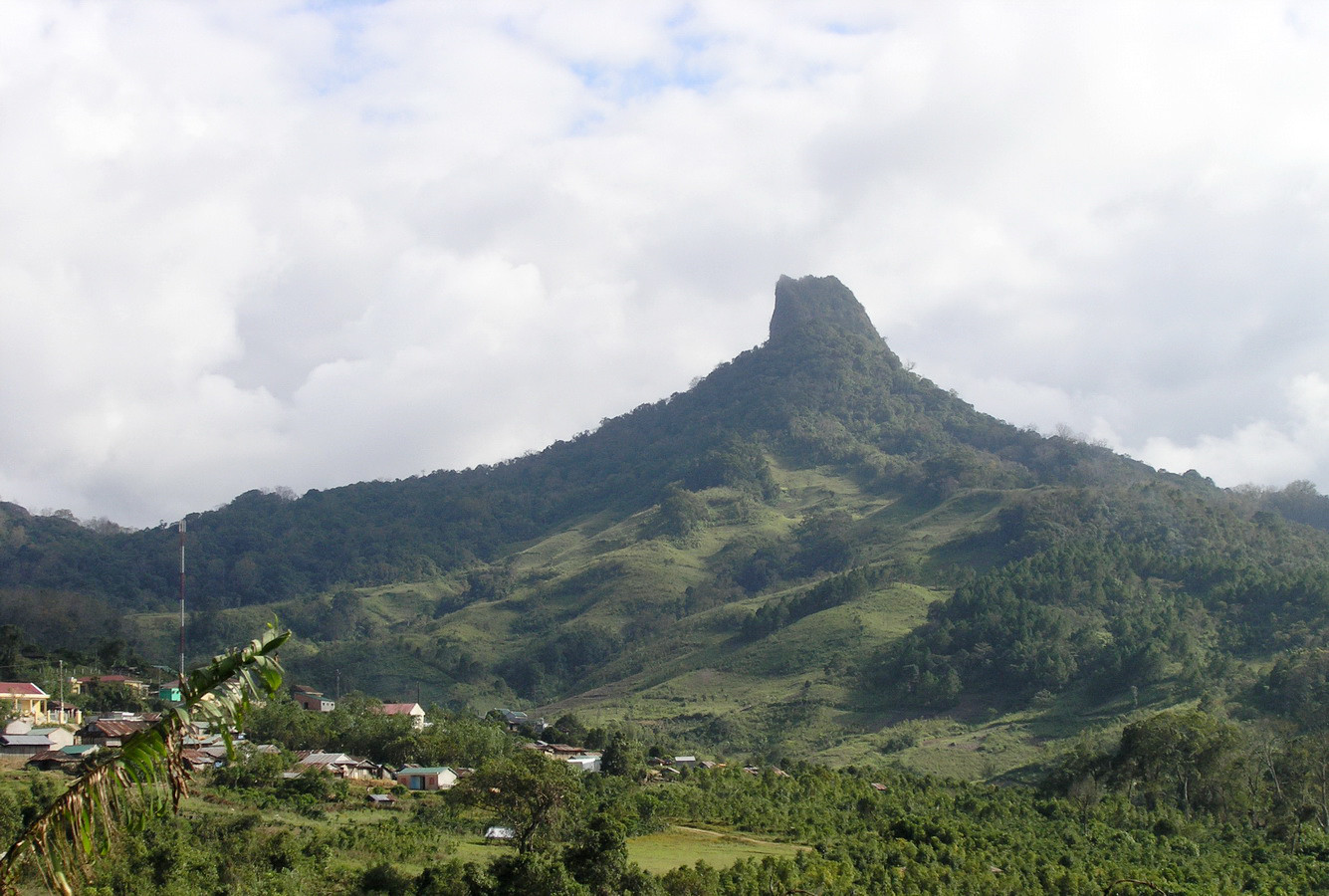 Cổng Trời và buôn làng Đăk Blô
