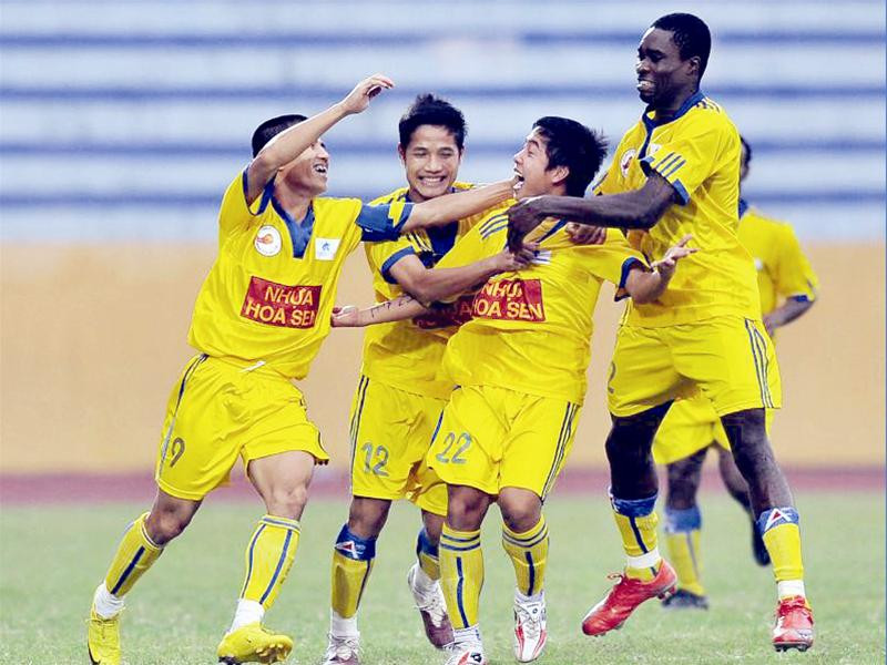 Nam Định sẽ có tiền, nhưng không còn quyền chơi ở V-League? - Ảnh: VSI Nam Định sẽ có tiền, nhưng không còn quyền chơi ở V-League? - Ảnh: VSI