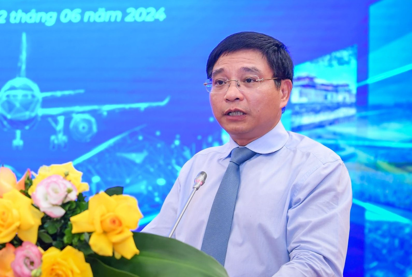 Ông Nguyễn Văn Thắng - Bộ trưởng Giao thông vận tải - phát biểu tại hội thảo. Ông Nguyễn Văn Thắng - Bộ trưởng Giao thông vận tải - phát biểu tại hội thảo.