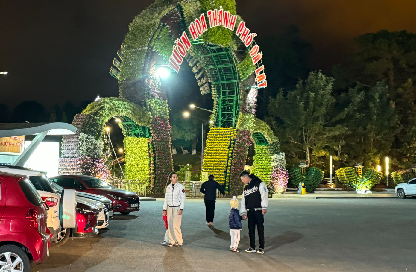 Tuyến phố đi bộ này kết nối với vườn hoa Đà Lạt.