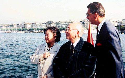 Trên hồ Giơnevơ - Thụy Sỹ (1996). 