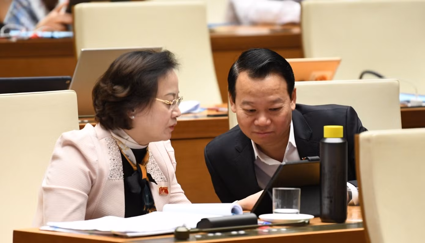 Bộ trưởng Nội vụ Phạm Thị Thanh Trà và Bí thư Tỉnh ủy Yên Bái Đỗ Đức Duy