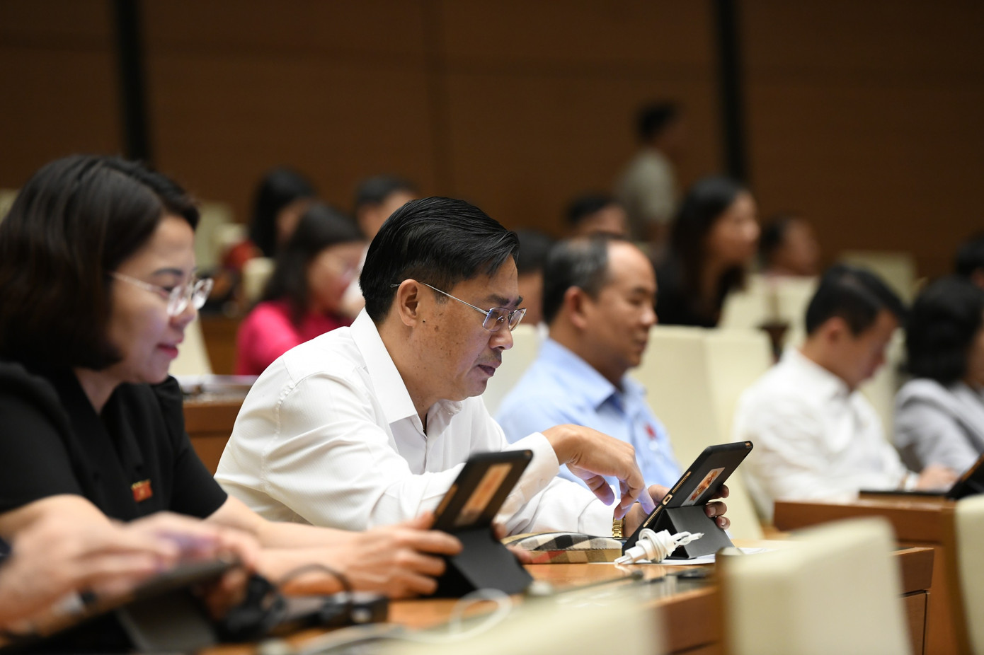 Các đại biểu tại phiên họp ngày 2/11. Ảnh Như Ý