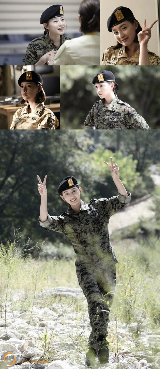 Ngắm mỹ nhân xinh không kém Song Hye Kyo trong ‘Hậu duệ Mặt trời’ ảnh 1