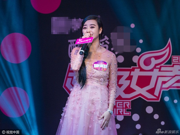 Được bạn trai mở hẳn thẩm mỹ riêng để phẫu thuật giống Phạm Băng Băng ảnh 5