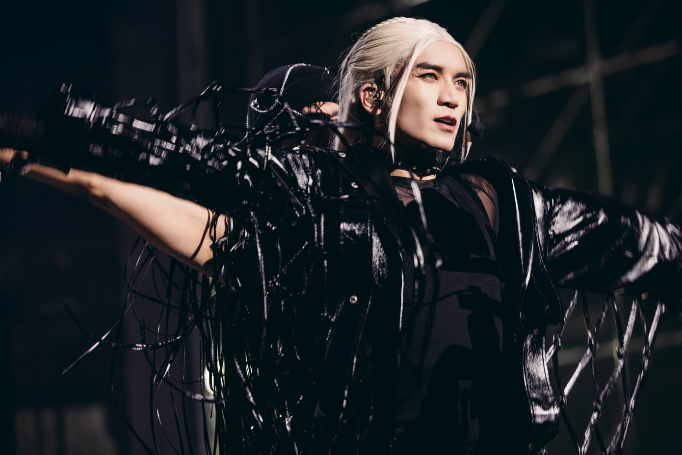 BB Trần ma mị trong tiết mục Rơi ở công diễn 5. Ảnh: BTC. BB Trần ma mị trong tiết mục Rơi ở công diễn 5. Ảnh: BTC.