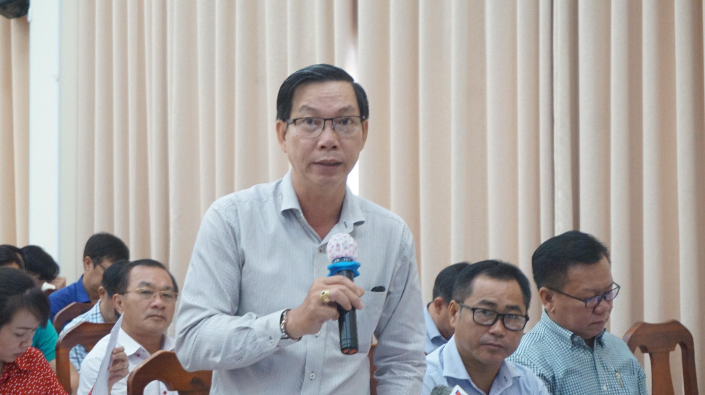 Hội nghị cho ý kiến về danh sách những người ứng cử. Ảnh Chang Chang Hội nghị cho ý kiến về danh sách những người ứng cử. Ảnh Chang Chang