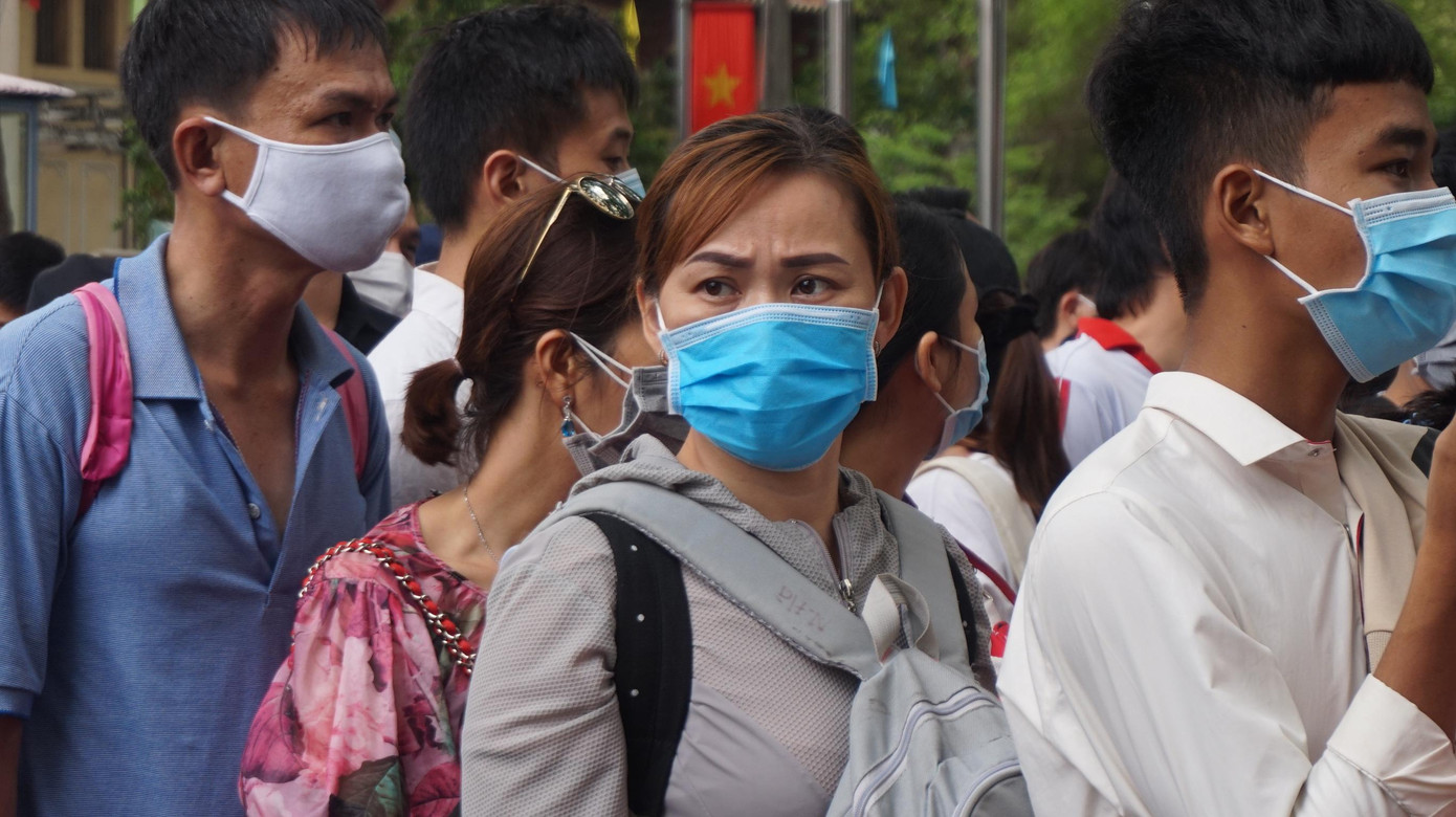 Ngày 21/4, tại khu công viên Thảo cầm Viên (quận 1, TPHCM) hàng ngàn người đổ về đây để vui chơi, giải trí.