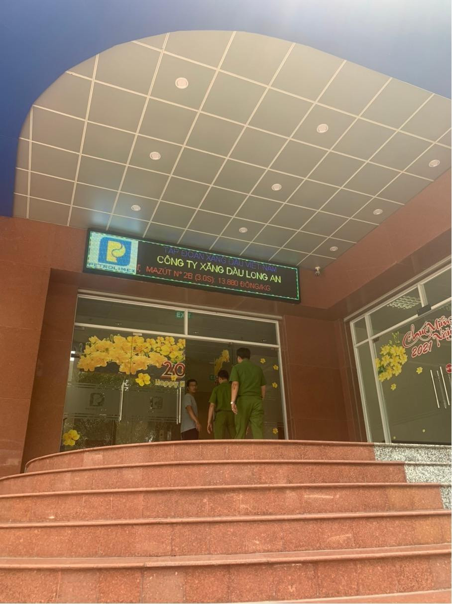 Cơ quan CSĐT - Công an tỉnh Đồng Nai đã khởi tố, bắt tạm giam hàng chục bị can để điều tra về các hành vi buôn lậu, sản xuất, buôn bán hàng giả, mua bán trái phép hóa đơn, chứng từ thu nộp ngân sách nhà nước, nhận và đưa hối lộ. Ảnh CTV