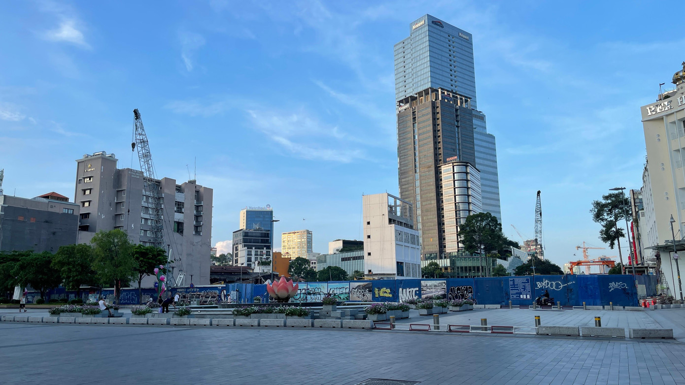 Sau khi được tháo dỡ rào chắn sẽ kết nối tuyến đường này thông suốt từ Nhà hát TPHCM ra đến chợ Bến Thành. Ảnh Văn Minh Sau khi được tháo dỡ rào chắn sẽ kết nối tuyến đường này thông suốt từ Nhà hát TPHCM ra đến chợ Bến Thành. Ảnh Văn Minh