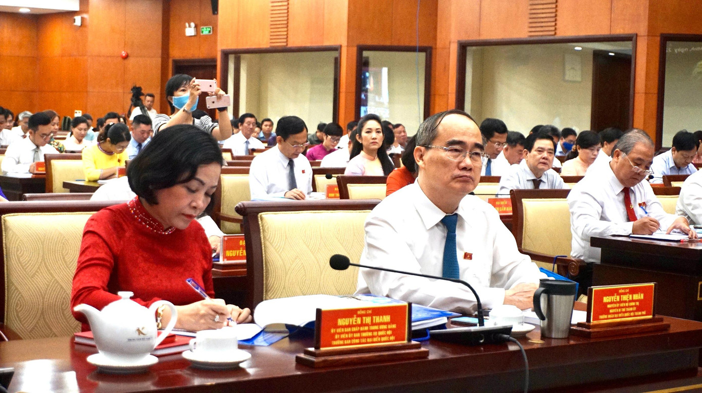 Các đại biểu tham dự kỳ họp. Trong ảnh là ông Nguyễn Thiện Nhân, Nguyên Bí thư Thành uỷ TPHCM, Trưởng đoàn Đại biểu Quốc hội TPHCM khoá XIV. Ảnh Chang Chang Các đại biểu tham dự kỳ họp. Trong ảnh là ông Nguyễn Thiện Nhân, Nguyên Bí thư Thành uỷ TPHCM, Trưởng đoàn Đại biểu Quốc hội TPHCM khoá XIV. Ảnh Chang Chang