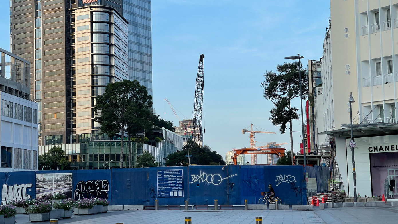 Đoạn giao lộ Lê Lợi - Nguyễn Huệ. Ảnh Văn Minh Đoạn giao lộ Lê Lợi - Nguyễn Huệ. Ảnh Văn Minh