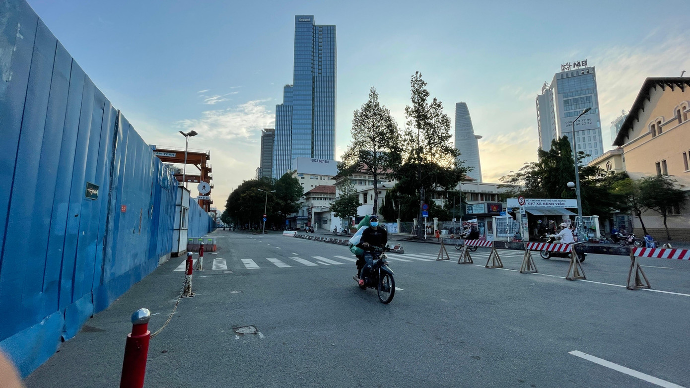 Chủ tịch UBND TPHCM đã chấp thuận đề xuất của Ban quản lý đường sắt đô thị thành phố cho tái lập đường Lê Lợi (một phần đoạn đường này từ đường Pasteur đến đường Nguyễn Huệ). Chủ tịch UBND TPHCM đã chấp thuận đề xuất của Ban quản lý đường sắt đô thị thành phố cho tái lập đường Lê Lợi (một phần đoạn đường này từ đường Pasteur đến đường Nguyễn Huệ).