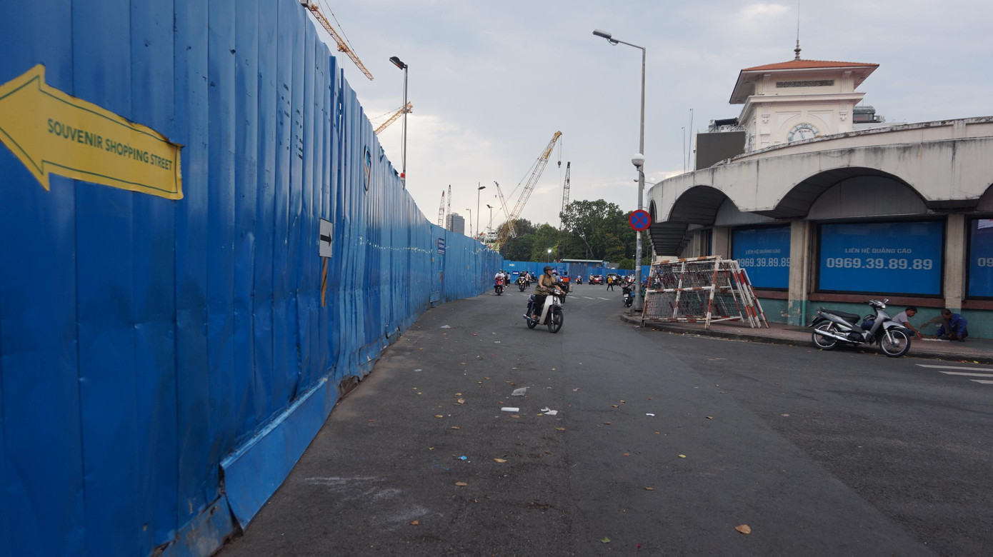 Khu vực trước chợ Bến Thành. Ảnh Chang Chang Khu vực trước chợ Bến Thành. Ảnh Chang Chang