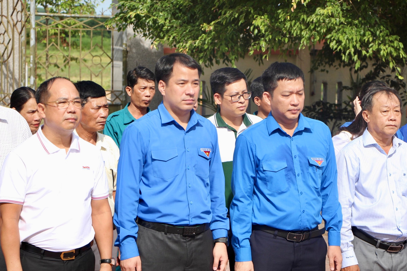 Dự chương trình có anh Ngô Văn Cương, Bí thư T.Ư Đoàn, Chủ nhiệm Ủy ban Kiểm tra T.Ư Đoàn; ông Nguyễn Tấn Đối, Phó Giám đốc Sở LĐ-TB&XH tỉnh Quảng Ngãi; Thường trực Tỉnh Đoàn,... Ảnh: Thái Lâm Dự chương trình có anh Ngô Văn Cương, Bí thư T.Ư Đoàn, Chủ nhiệm Ủy ban Kiểm tra T.Ư Đoàn; ông Nguyễn Tấn Đối, Phó Giám đốc Sở LĐ-TB&XH tỉnh Quảng Ngãi; Thường trực Tỉnh Đoàn,... Ảnh: Thái Lâm