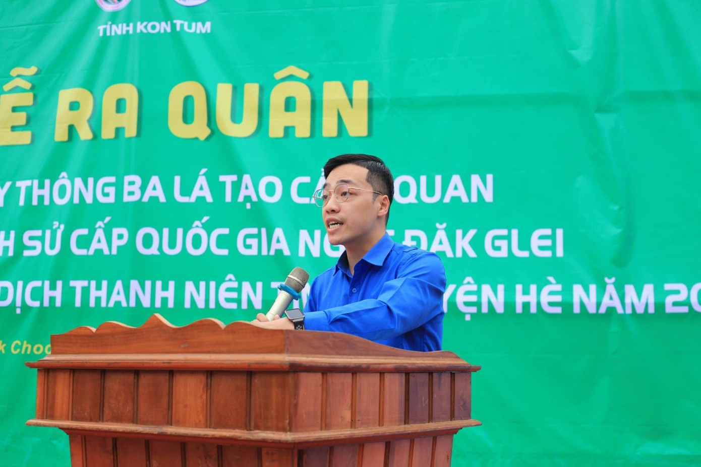 Anh Nguyễn Bảo Tân - Phó Bí thư Tỉnh Đoàn phát biểu tại chương trình