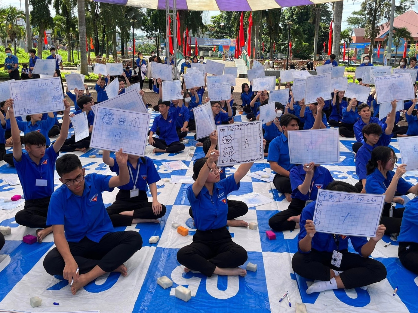 Hàng trăm đoàn viên, thanh niên tham gia Hội thi về kiến thức An toàn giao thông và kỹ năng lái xe