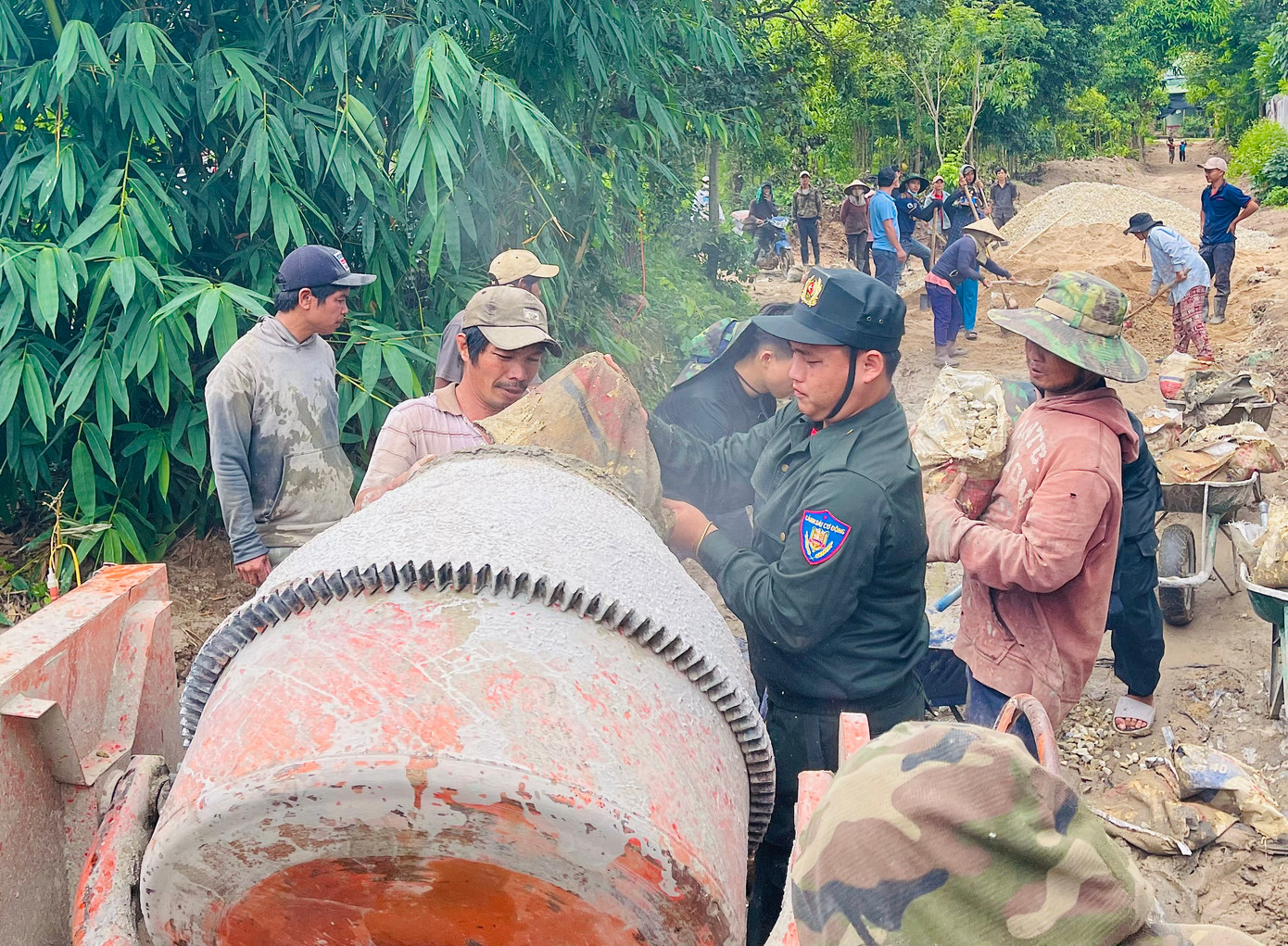 Tổng kết 9 tháng đầu năm, toàn tỉnh đã xây dựng 105 công trình, phần việc thanh niên với tổng trị giá hơn 1,5 tỉ đồng.