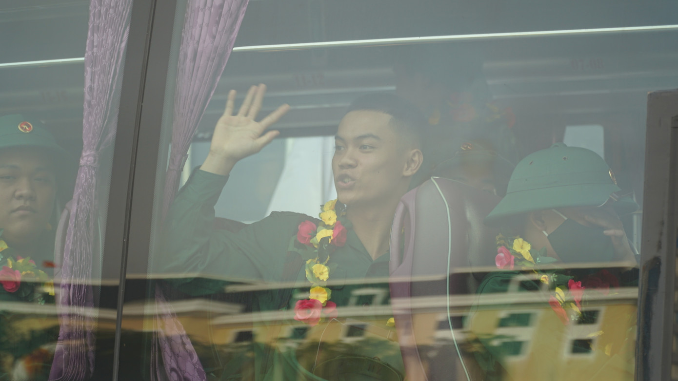 Theo Bộ Chỉ huy Quân sự thành phố, năm nay, các thanh niên chủ yếu tuổi đời 18-27 tuổi. Trong đó, sức khỏe loại 1 có 76 công dân (chiếm 7,5%), sức khỏe loại 2 có 375 công dân (chiếm 37,1%); có 654 công dân tốt nghiệp THPT (chiếm 64,6%); 161 công dân trình độ trung cấp, cao đẳng, đại học (chiếm 15,9%); 1 đảng viên và 5 cán bộ, công nhân viên.