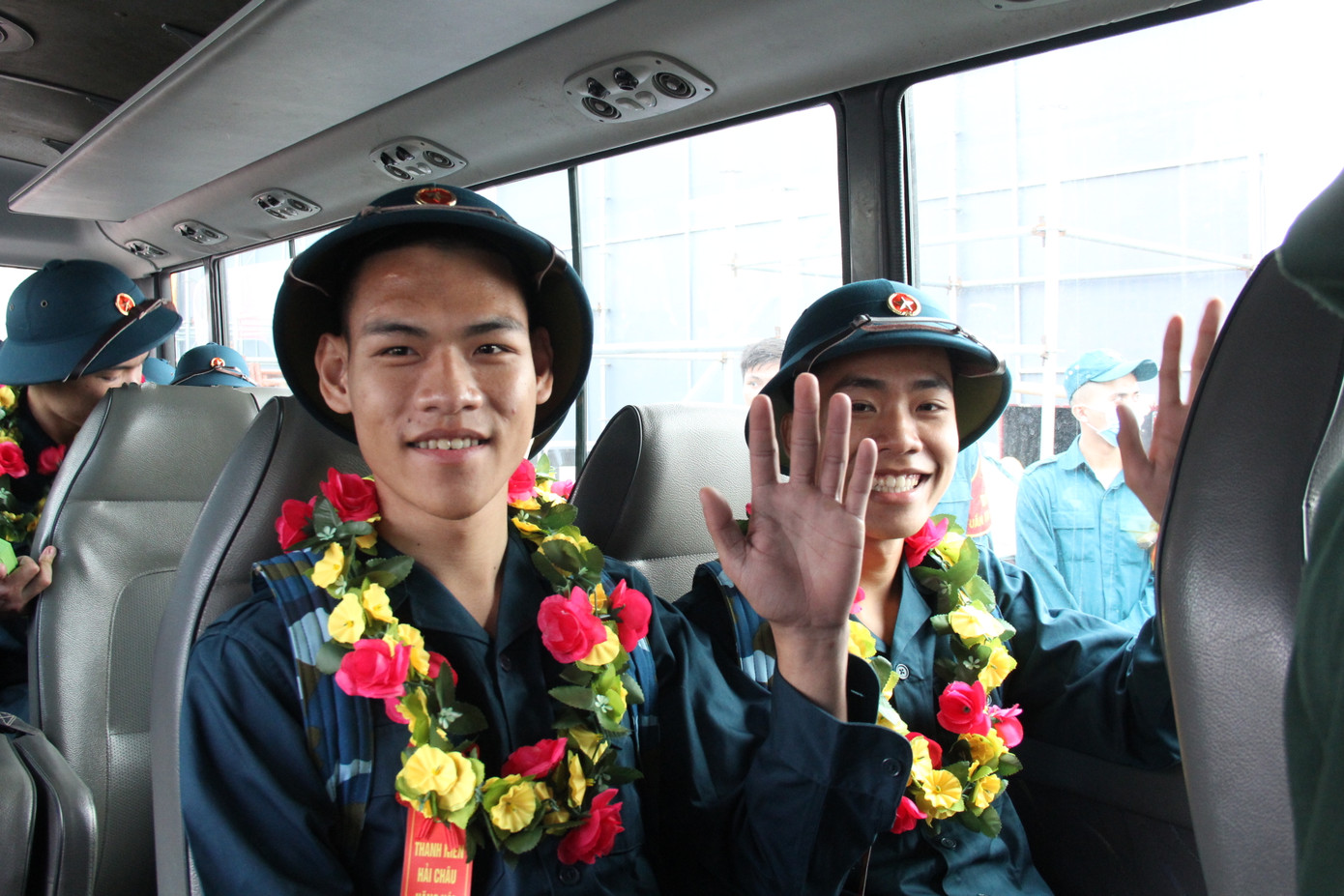 Theo Bộ Chỉ huy Quân sự thành phố, năm nay, các thanh niên chủ yếu tuổi đời 18-27 tuổi. Trong đó, sức khỏe loại 1 có 76 công dân (chiếm 7,5%), sức khỏe loại 2 có 375 công dân (chiếm 37,1%); có 654 công dân tốt nghiệp THPT (chiếm 64,6%); 161 công dân trình độ trung cấp, cao đẳng, đại học (chiếm 15,9%); 1 đảng viên và 5 cán bộ, công nhân viên.