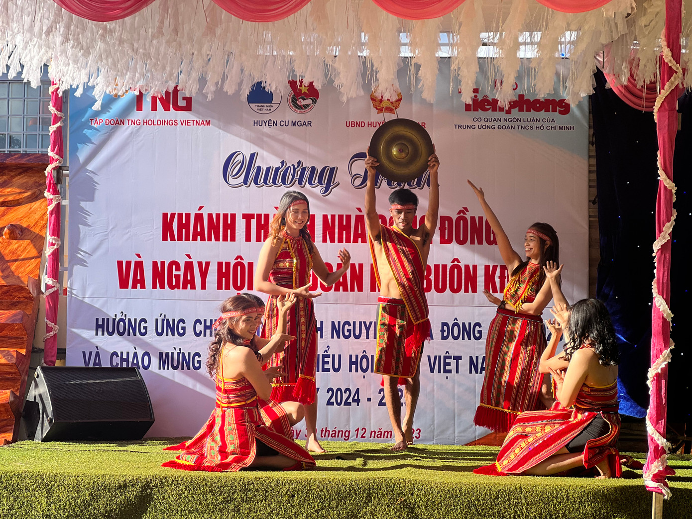 Các tiết mục văn nghệ đặc sắc tại chương trình Các tiết mục văn nghệ đặc sắc tại chương trình