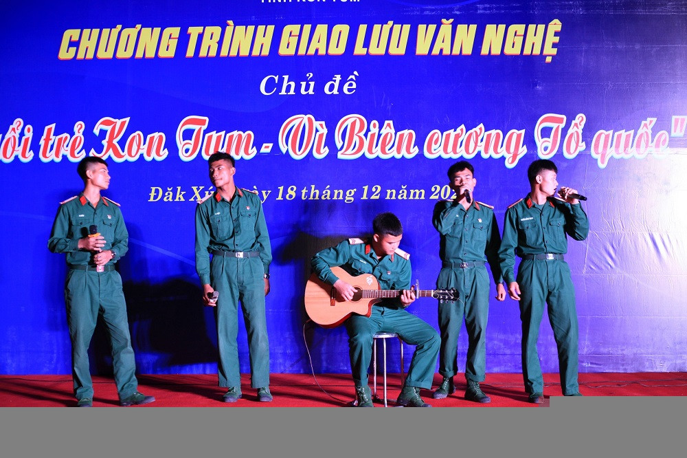 Các tiết mục văn nghệ đặc sắc của tuổi trẻ 5 lực lượng. Các tiết mục văn nghệ đặc sắc của tuổi trẻ 5 lực lượng.