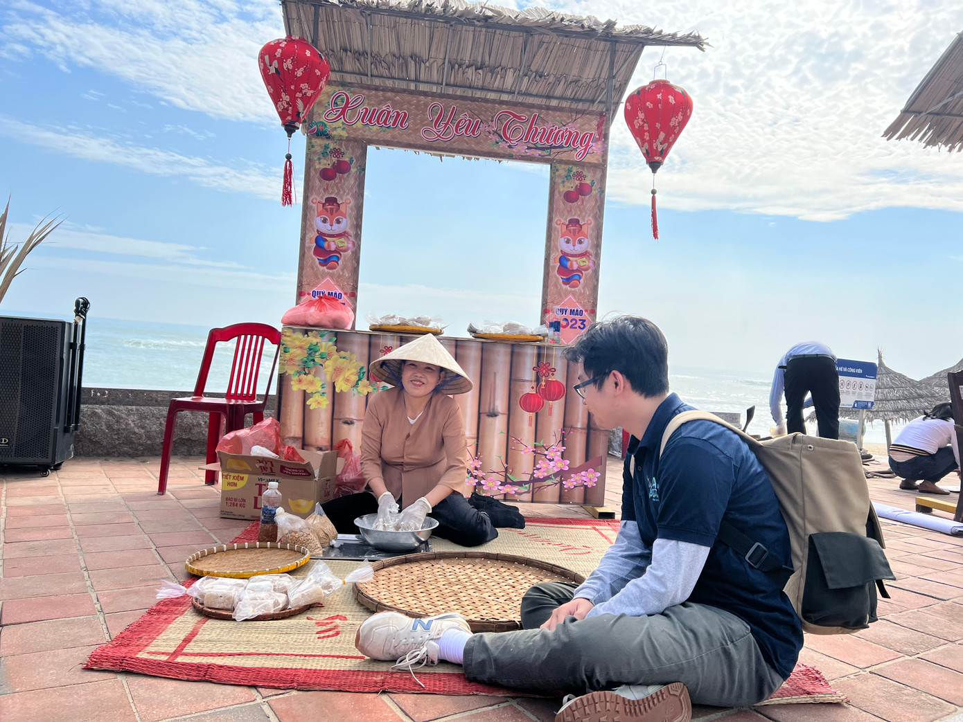 "Hòa cùng chào đón mùa xuân với du khách gần xa khi du xuân Đà Nẵng, đơn vị tổ chức các điểm check-in và sự kiện để tạo sự trải nghiệm, lưu lại hình ảnh và ký ức đẹp về không gian biển xanh của thành phố, góp phần phục hồi du lịch sau đại dịch COVID-19", ông Vũ nói.