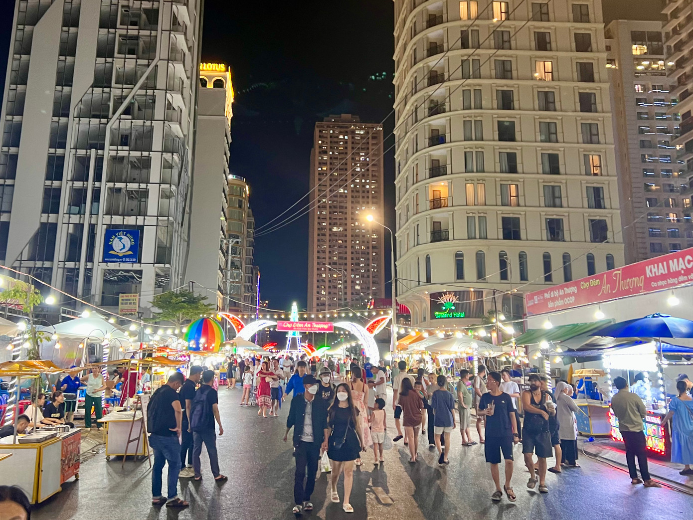 Tại chương trình, ông Bạch Ngọc Hải, Chủ tịch UBND phường Mỹ An, Trưởng ban quản lý Khu Phố du lịch An Thượng cho biết: Chương trình trên nhằm hưởng ứng mùa du lịch, lễ hội Đà Nẵng 2023. Quảng bá đến du khách trong và ngoài nước về du lịch quận Ngũ Hành Sơn và Khu phố du lịch An Thượng. Ảnh: Thái Lâm.