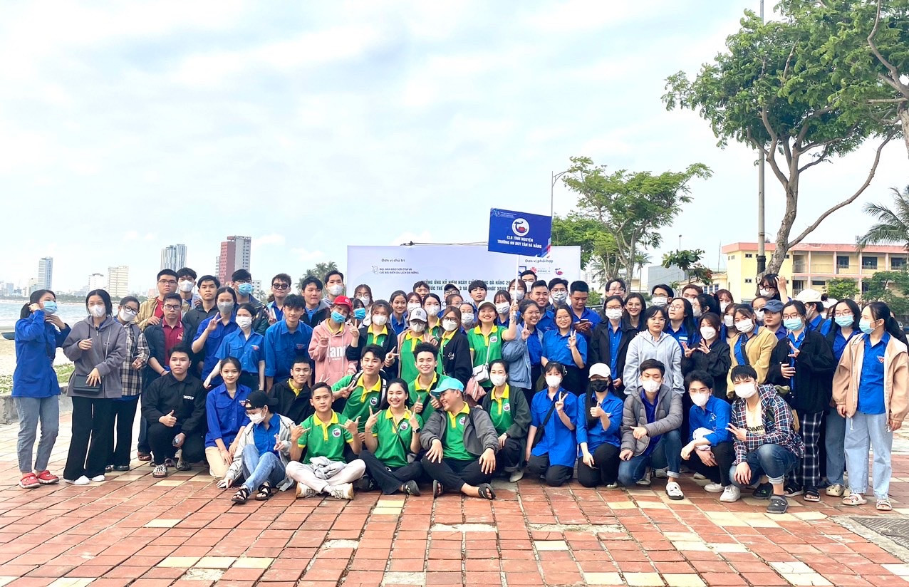 Một buổi sáng Chủ nhật thật tươi vui và nhiều ý nghĩa với các bạn sinh viên Đà Nẵng