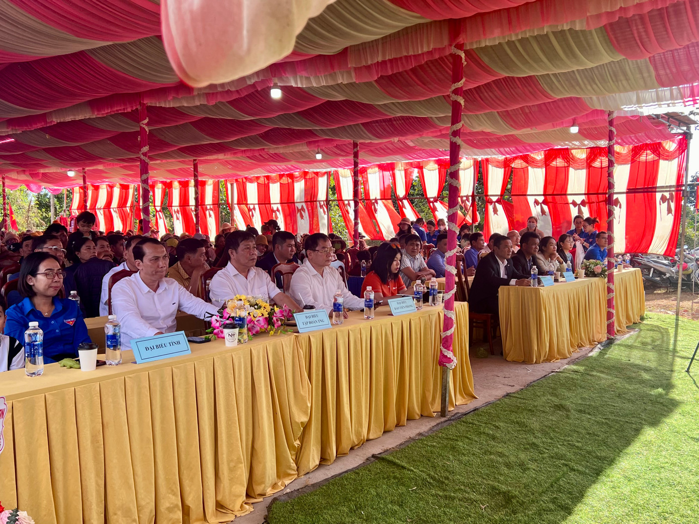 Các đại biểu tham gia chương trình Các đại biểu tham gia chương trình