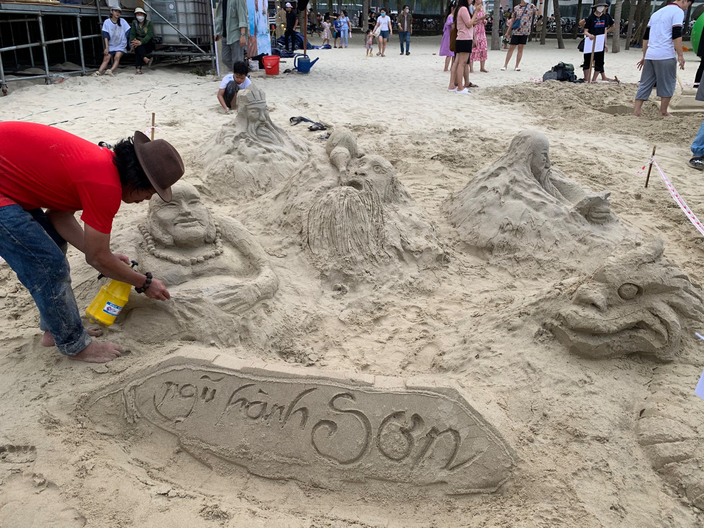 Một tác phẩm độc đáo, sáng tạo &quot;Ngũ Hành Sơn&quot; đến từ đội tham gia.