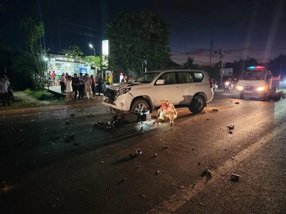 Hiện trường vụ tai nạn xảy ra tối 21/11 Hiện trường vụ tai nạn xảy ra tối 21/11