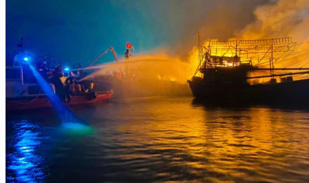 Hiện trường vụ cháy tàu đêm 27/1 (mồng 6 Tết). Ảnh: CACC. Hiện trường vụ cháy tàu đêm 27/1 (mồng 6 Tết). Ảnh: CACC.