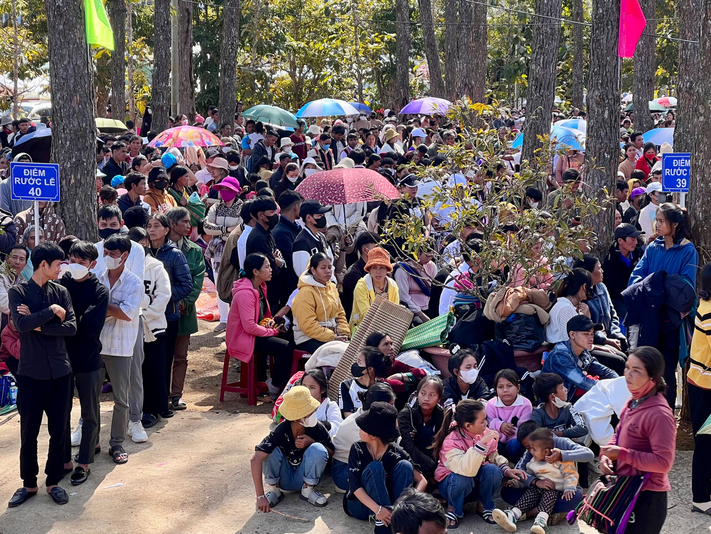 Đây không chỉ là dịp để cộng đồng người Công giáo tham gia nghi lễ tâm linh, mà còn là cơ hội để du khách khám phá và trải nghiệm văn hóa địa phương.