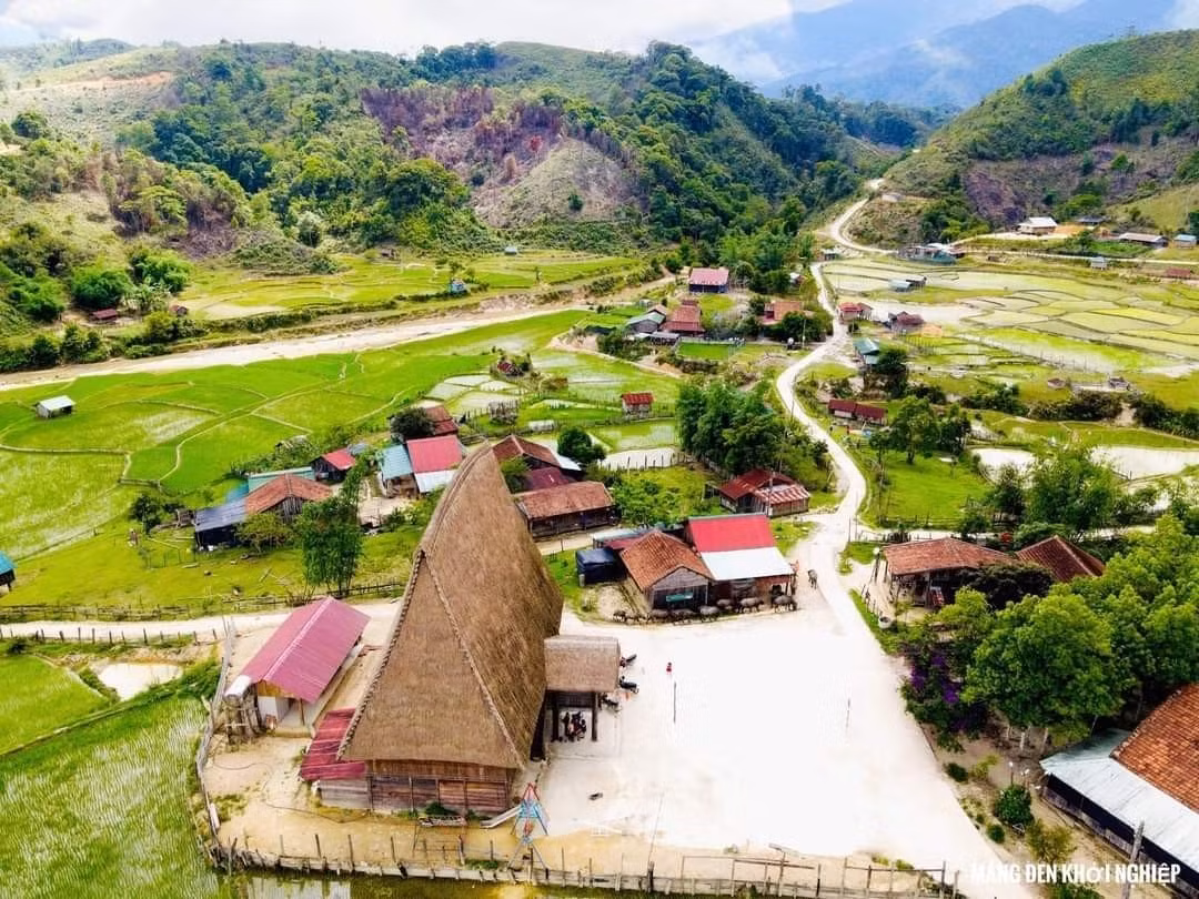 Làng Vi Rơ Ngheo (xã Đăk Tăng, huyện Kon Plông) được UBND tỉnh Kon Tum công nhận điểm du lịch cộng đồng.