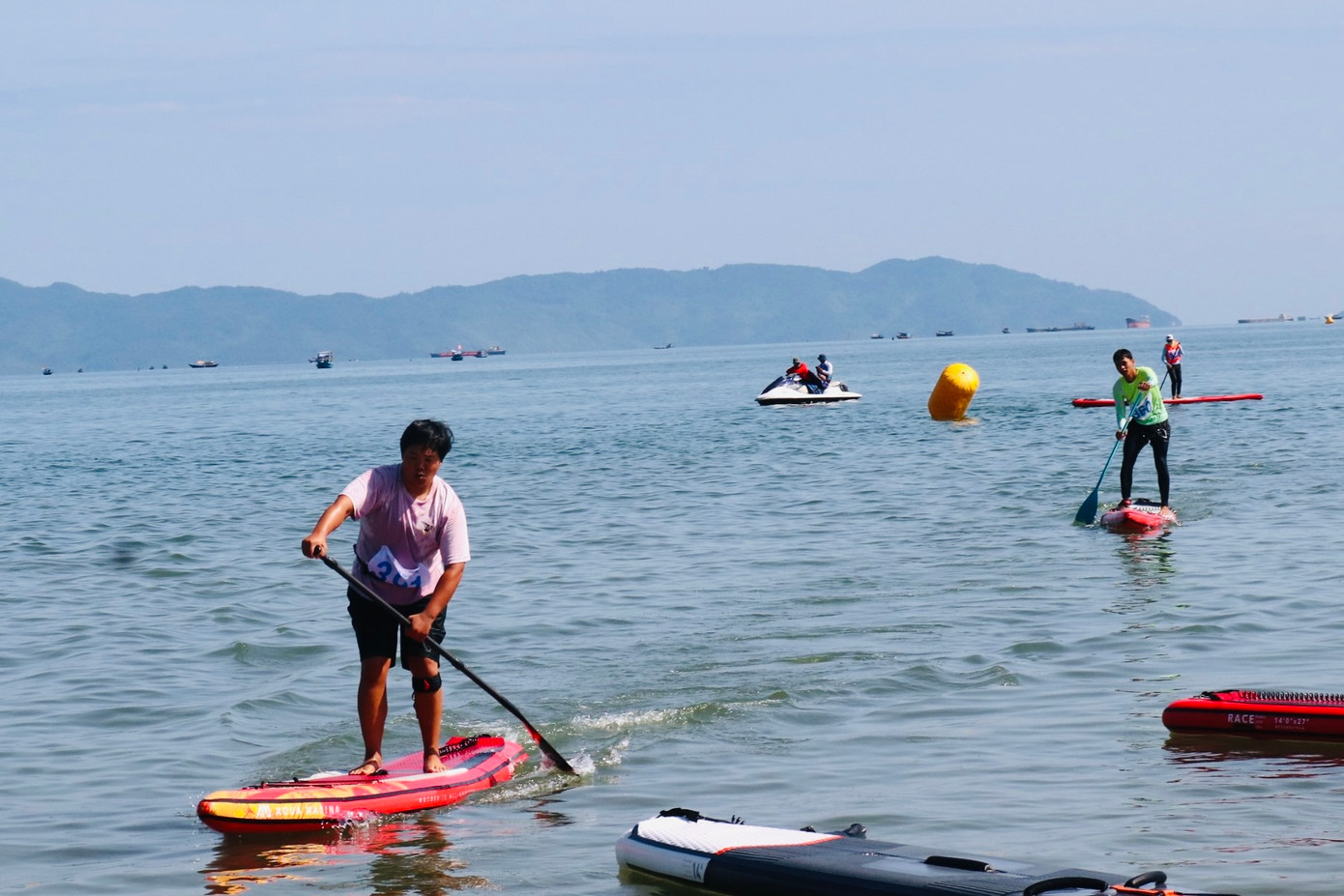 Tại Đà Nẵng, phong trào tập luyện môn chèo Sup những năm gần đây phát triển rất mạnh mẽ, hàng ngày vào các buổi sáng sớm và chiều tại khu vực bãi biển Mân Thái.