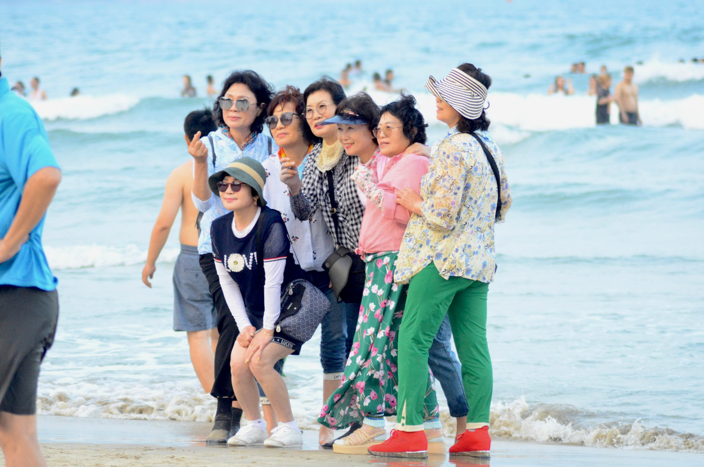 Để chuẩn bị cho đợt cao điểm du lịch dịp lễ 30/4-01/5 sắp tới, TP Đà Nẵng sẽ tổ chức chương trình “Mùa du lịch biển Đà Nẵng 2023" tại Công viên Biển Đông, Bán đảo Sơn Trà, các bãi biển Mỹ An, Mỹ Khê, T18, Nguyễn Tất Thành để phục vụ người dân và du khách vui chơi dịp nghỉ lễ.