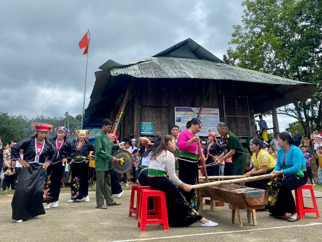 Đây cũng là dịp để con cháu, anh em trong dòng tộc cùng quây quần, sum họp bên nhau