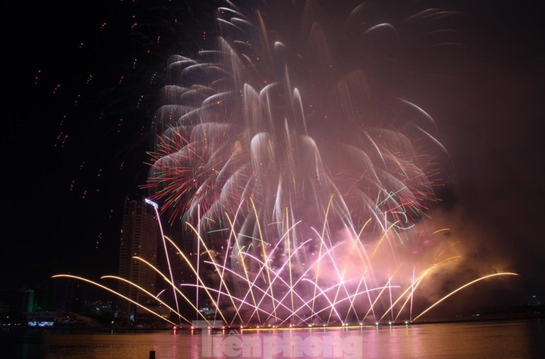 Lễ hội pháo hoa quốc tế Đà Nẵng (DIFF) đã trở thành điểm nhấn, không chỉ nâng tầm thương hiệu điểm đến mà còn là giải pháp thu hút khách đến với thành phố (ảnh: GT).