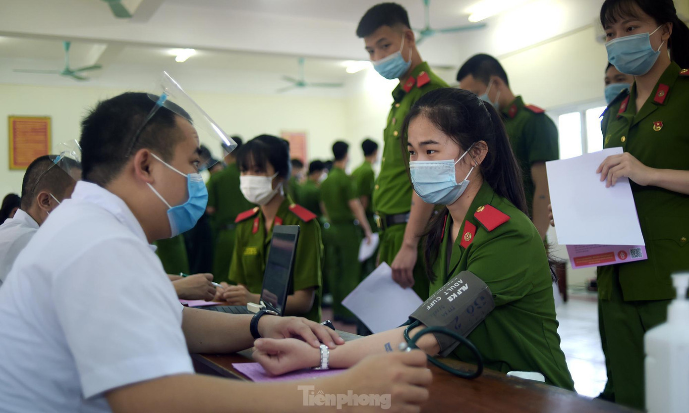 Theo Ban tổ chức, có hơn 3 nghìn cán bộ, giảng viên, nhân viên và học viên đăng ký hiến. Dự kiến, chương trình thu được hơn 2 nghìn đơn vị máu góp vào ngân hàng máu quốc gia. Theo Ban tổ chức, có hơn 3 nghìn cán bộ, giảng viên, nhân viên và học viên đăng ký hiến. Dự kiến, chương trình thu được hơn 2 nghìn đơn vị máu góp vào ngân hàng máu quốc gia.