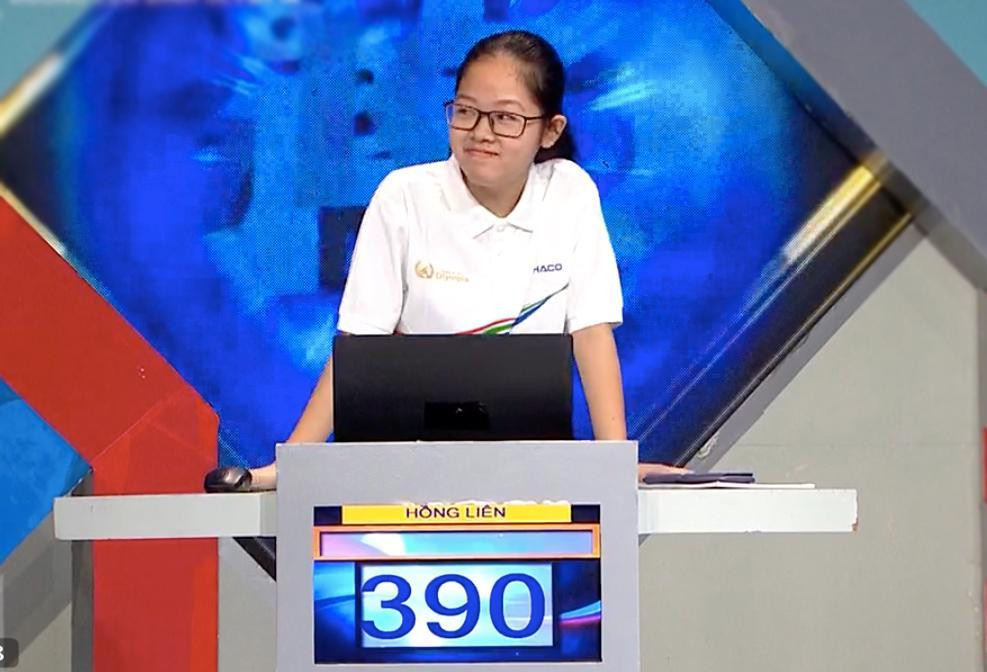 Hồng Liên xác lập kỷ lục mới về nữ sinh có tổng điểm cao nhất tại Olympia Hồng Liên xác lập kỷ lục mới về nữ sinh có tổng điểm cao nhất tại Olympia