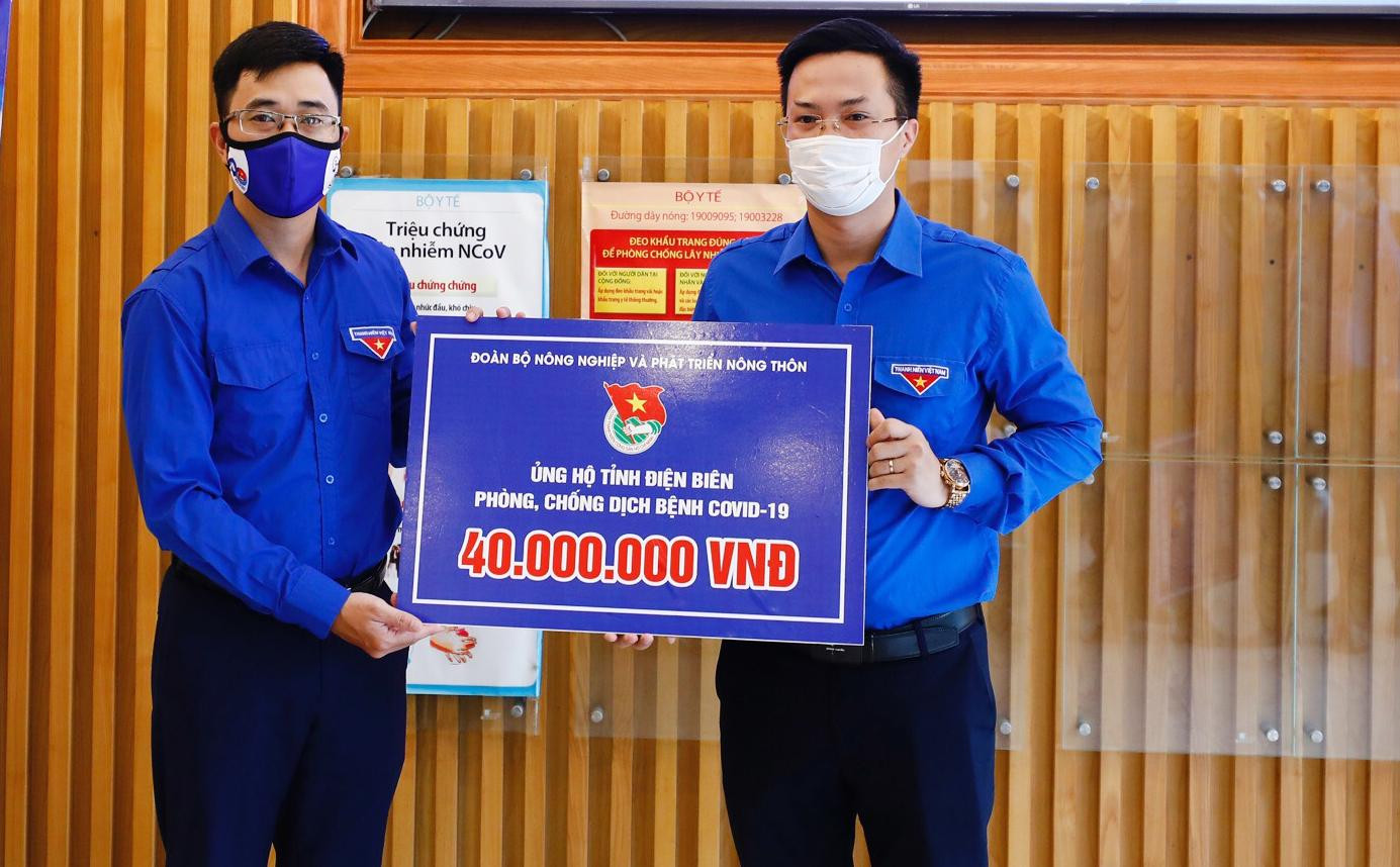 Đặc biệt, nhân dịp ngày Tết thiếu nhi (1/6), Đoàn Thanh niên Ngân hàng Trung ương đã dành 20 suất quà, mỗi suất 2 triệu đồng tặng các bệnh nhi tại bệnh viện K cơ sở Tân Triều; Đoàn Thanh niên Văn phòng T.Ư Đảng và Bộ Nông nghiệp và Phát triển nông thôn đã dành 100 triệu đồng để mua các nhu yếu phẩm tặng cho các cháu thiếu nhi đang phải cách ly tập trung với điều kiện hết sức khó khăn tại huyện Nậm Pồ, tỉnh Điện Biên