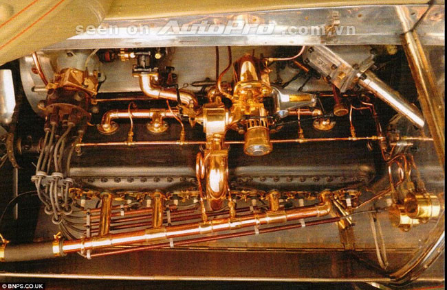 Khối động cơ 6 xi-lanh, dung tích 7,3 lít của chiếc Rolls-Royce Silver Ghost 